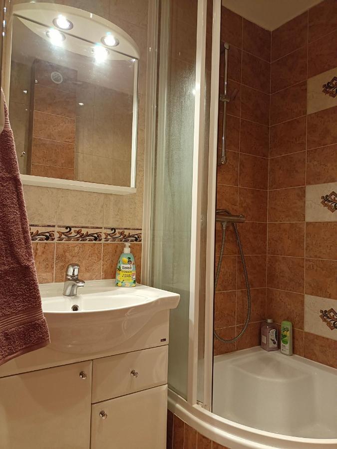 Prijemne Bydleni Na Vylety Po Okoli Apartment กลาโตเว ภายนอก รูปภาพ